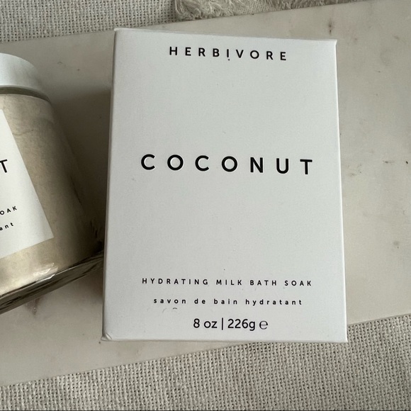Herbivore coconut hydrating milk bath soak - Picture 8 of 16